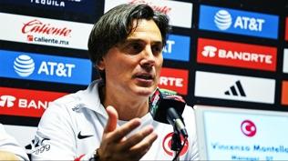 Montella aklamalarda bulunuyor
