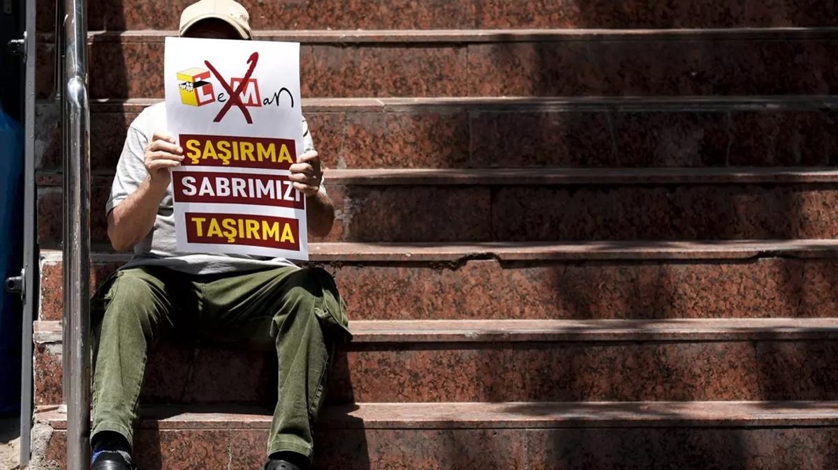 Karikatr davasnda yeni gelime: Sanklar hakim karsna kt