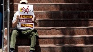 Karikatr davasnda yeni gelime: Sanklar hakim karsna kt