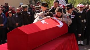 Tekirdal ehide veda: Ei ve olu askeri kyafet giydi