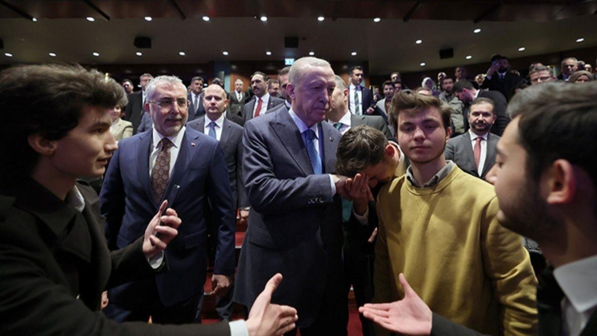 Cumhurbakan Erdoan aklamt! KUR Genlik program bavuru rekoru krd