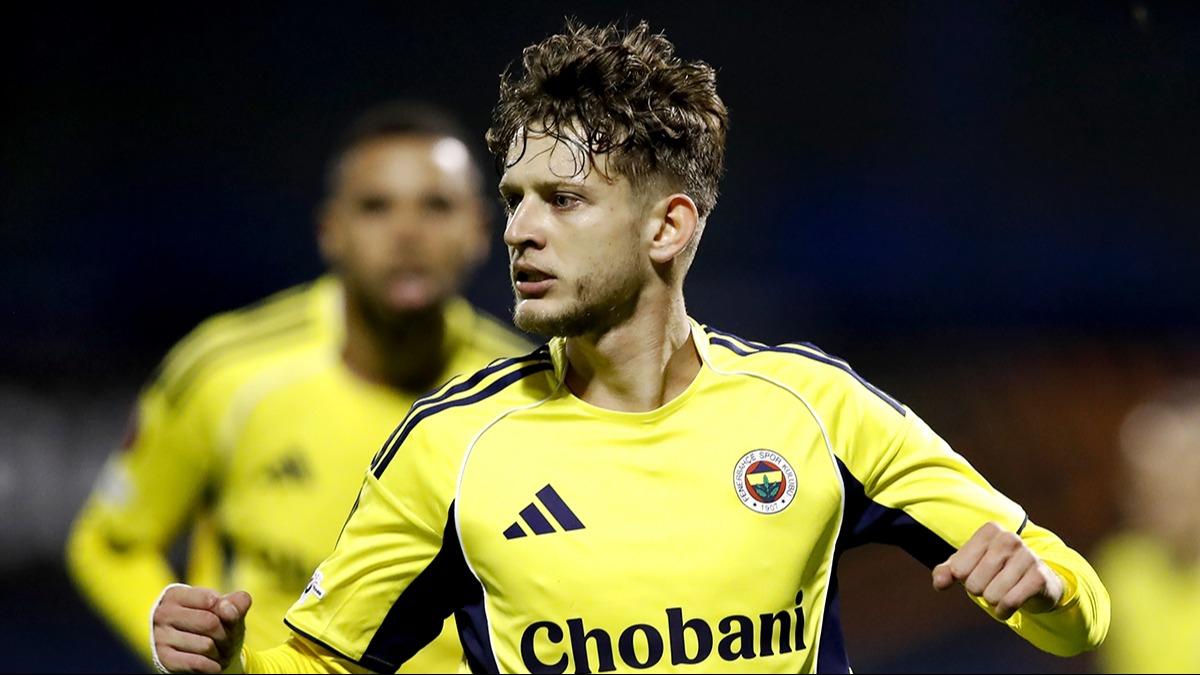 Fenerbahe'ye Sebastian Szymanski'den kt haber! Teknik direktr bizzat duyurdu