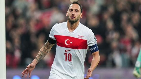 Hakan Çalhanoğlu, Bülent Korkmaz'ın rekorunu egale etti