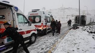 Nevşehir'de feci kaza: İşçi servisi yan yattı