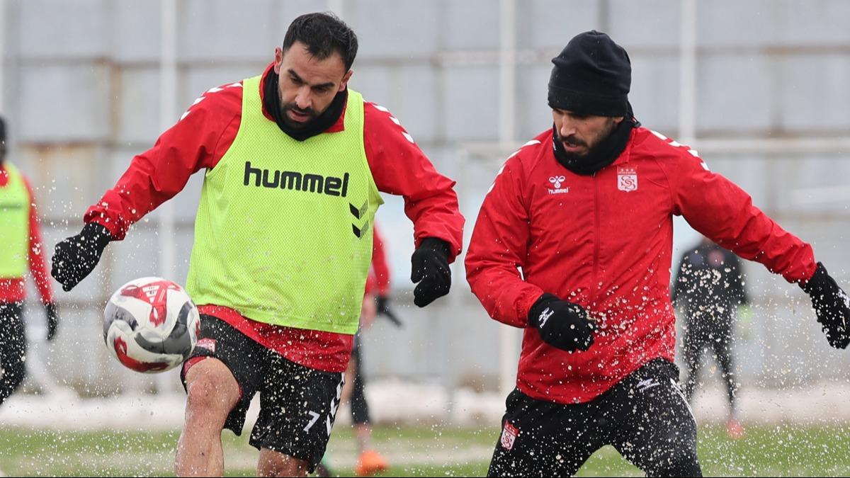 Sivasspor, Esenler Erokspor mesaisinde