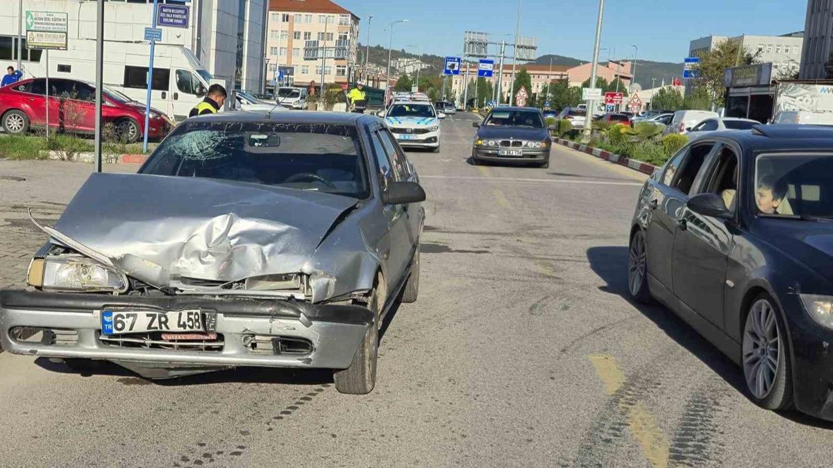 Bartn'da feci kaza: 3 yaral