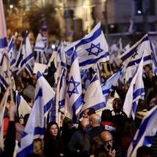 İsrailliler, hükümetin 7 Ekim'deki başarısızlıklarının araştırılması için komisyon kurulması talebiyle gösteri düzenledi