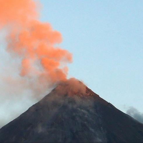Sakurajima Yanardağı yine patladı
