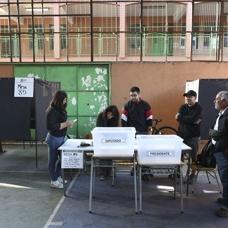 Şili'de devlet başkanı seçimi... Oy kullanma işlemi başladı