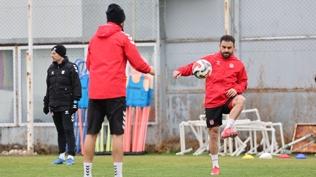 Sivasspor, Esenler Erokspor mesaisine devam ediyor