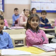 Ara tatil sona erdi! Milyonlarca renci iin ilk ders zili ald