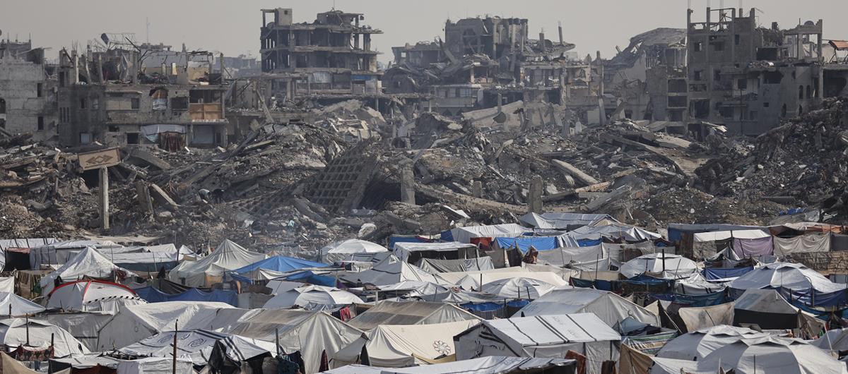 Katil srail atekes dinlemiyor! Okula bombal saldr: Yarallar var