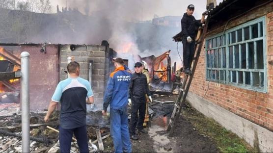 Kazakistan'da aile dram: 9'u ocuk 12 kii yanarak can verdi