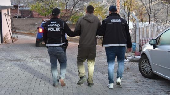 Nevşehir'de zehir tacirlerine geçit verilmedi: Hava destekli operasyonda 40 gözaltı