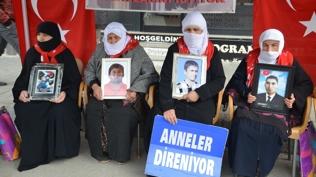 DEM Parti önünde evlat nöbeti: Oğlum gelene kadar eyleme devam edeceğim