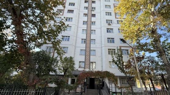 Anne ve a�abeyini yataklar�nda katletti