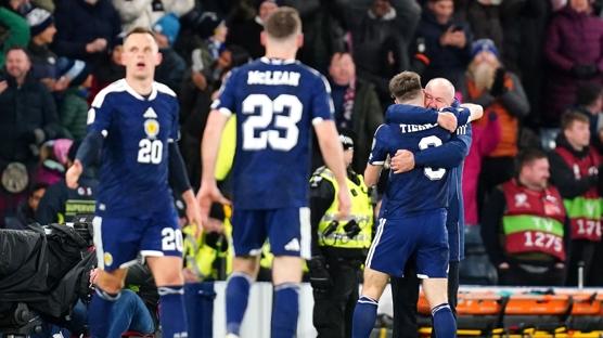 skoya tarih yazd! 28 yl sonra Dnya Kupas'ndalar