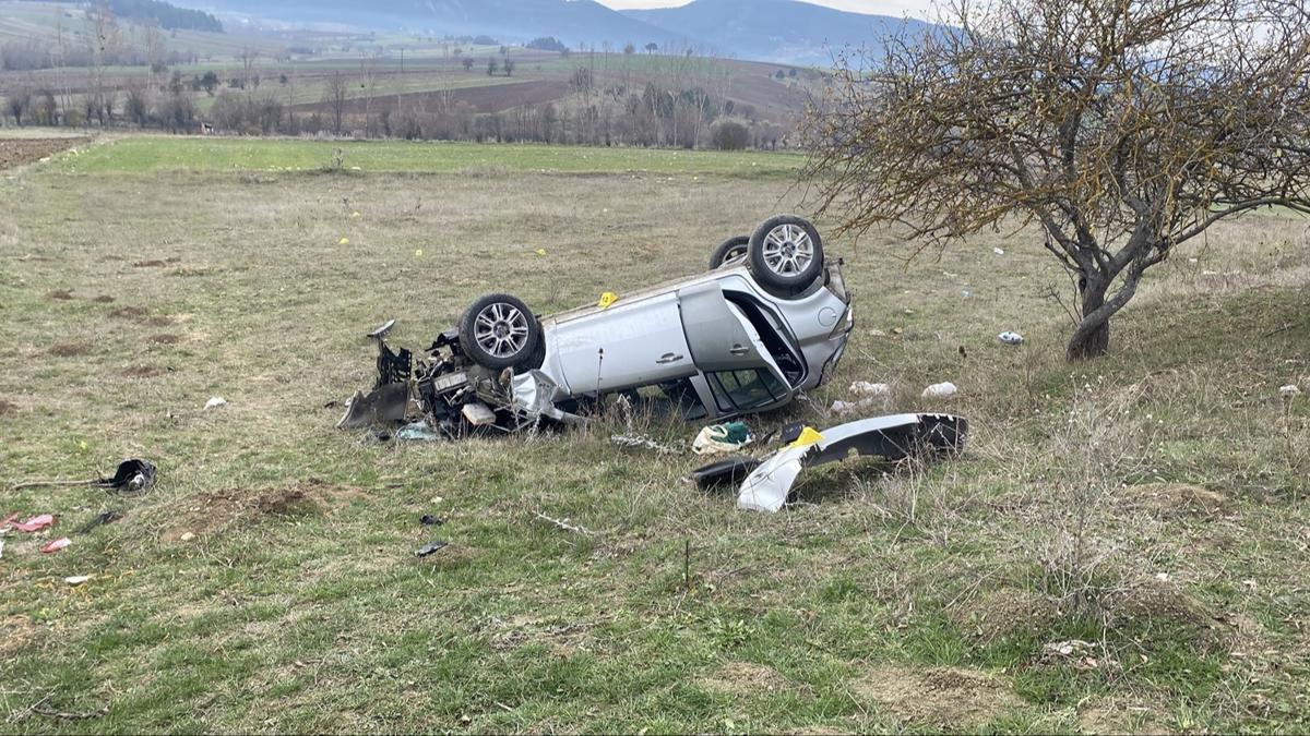 Kastamonu'da devrilen otomobildeki 2 karde ld