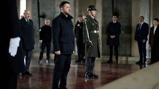 Ukrayna Devlet Bakan Zelenski, Antkabir'i ziyaret etti