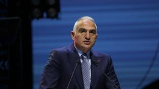 Bakan Ersoy'dan otellere erken rezervasyon çağrısı: Herkes elini taşın altına koymalı