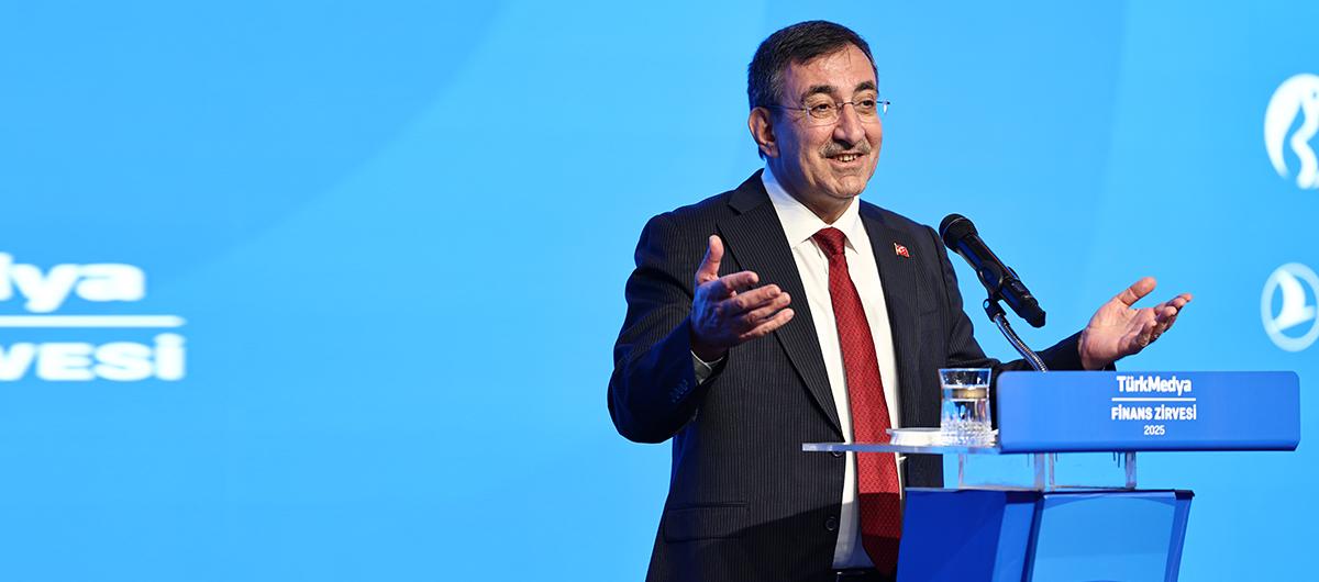 TrkMedya Finans Zirvesi'nde duyurdu!  Ylmaz: talya'y geride brakp 4. konuma ykseleceiz