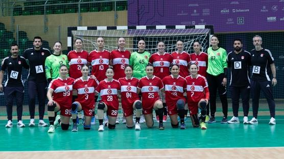 A Milli Kadn Hentbol Takm'ndan Riyad'da altn madalya