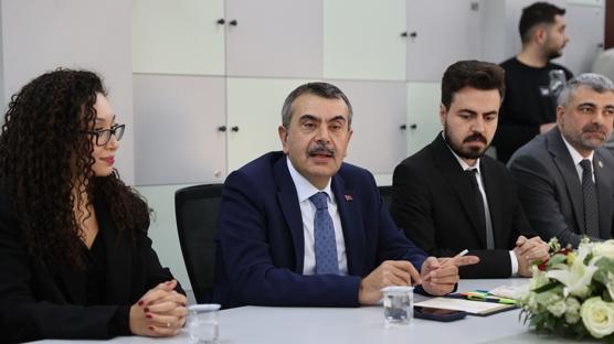 Bakan Tekin: Okullarmzda sadece mesleki deil akademik eitim de veriyoruz