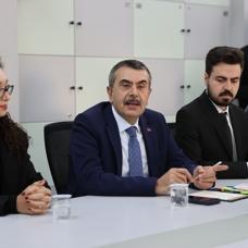 Bakan Tekin: Okullarmzda sadece mesleki deil akademik eitim de veriyoruz