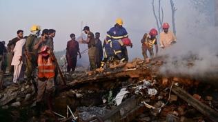 Pakistan'da tutkal fabrikasnda patlama: 15 l, ok sayda yaral