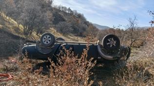 Sivas'ta pikap devrildi: retmenden ac haber