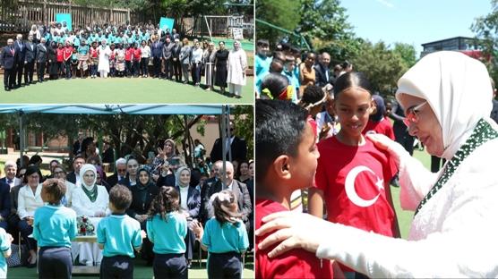 Emine Erdoan'dan Gney Afrika'da Maarif Okulu'na ziyaret! ocuklardan scak karlama