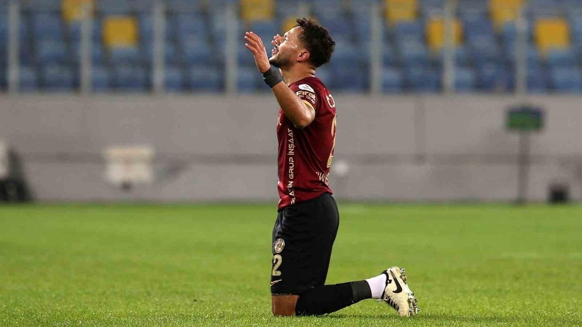 Genlerbirlii 10 kii! Thalisson krmz kart grd 