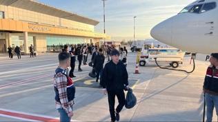 Geri gönderme merkezinden güvenli transfer: 300 düzensiz göçmen ülkesine gönderildi