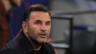 Okan Buruk aklamalarda bulundu