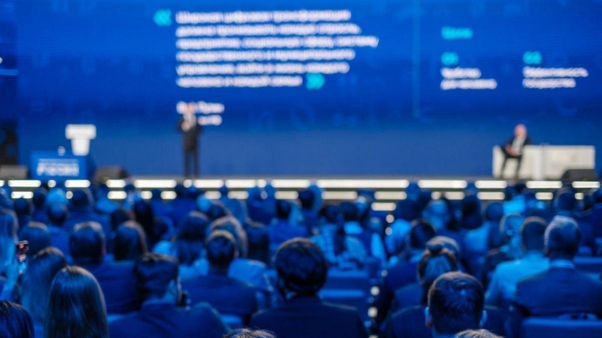 Trkiye e-Ticaret Haftas ikinci gnnde devam ediyor: Elektronik ticaretin kurallarn belirleyen lkelerden biriyiz