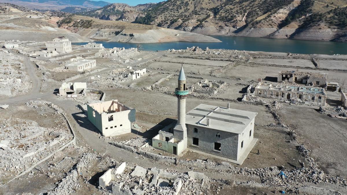 Cami, kilise ve baz tarihi binalar gn yzne kt