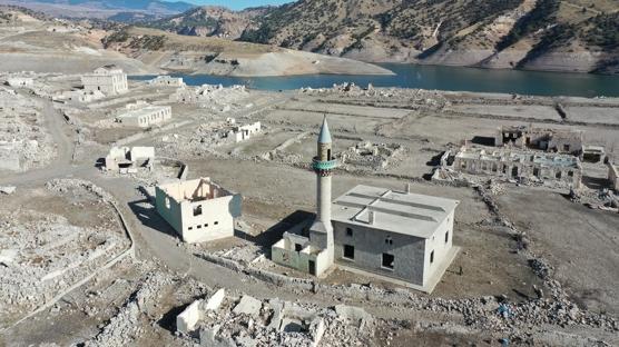 Cami, kilise ve baz tarihi binalar gn yzne kt