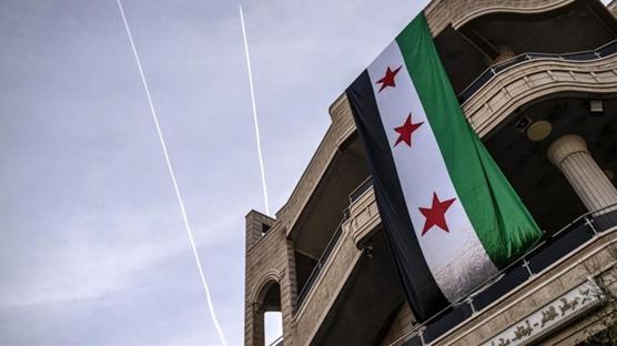 Suriye'nin Humus ilinde 'geici sokaa kma yasa'