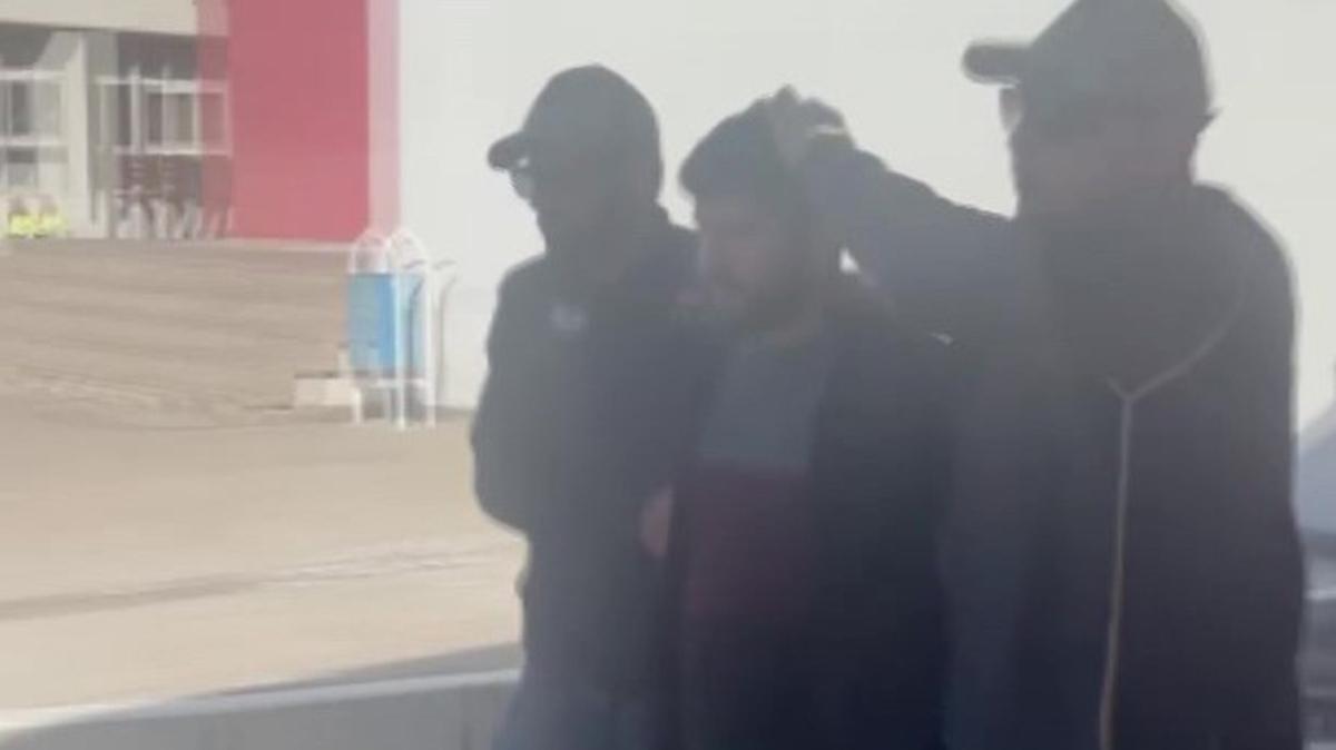 FET firarisi retmen yakaland: zel harekt polislerinden sorumluymu