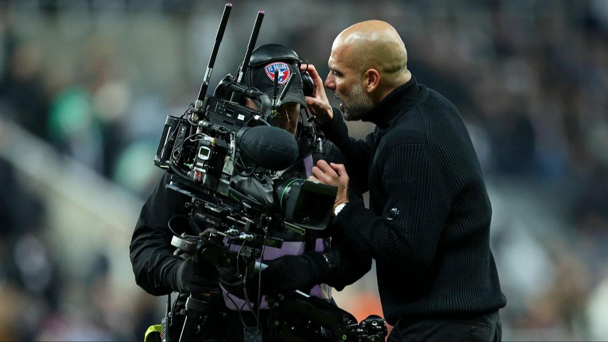 Guardiola, kameramandan zr diledi