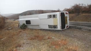 Konya'da okul servisi devrildi: 29 renci yaraland