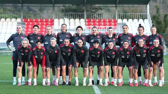 A Milli Kadn Futbol Takm, Arnavutluk snavna hazrlanyor