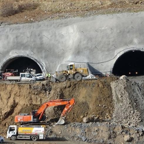 Dou trafiini rahatlatacak dev projede almalar sryor: Viyadk ve tneller ykseliyor