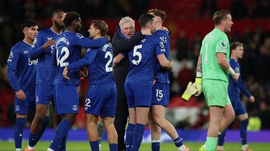 Everton, 12 yl sonra Old Trafford'da kazand!