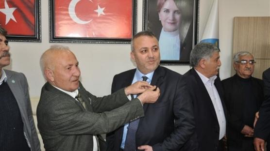 Y Parti'den istifa etmiti: lk aklama geldi