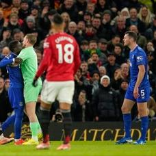 Premier Lig'de ilgin olay!