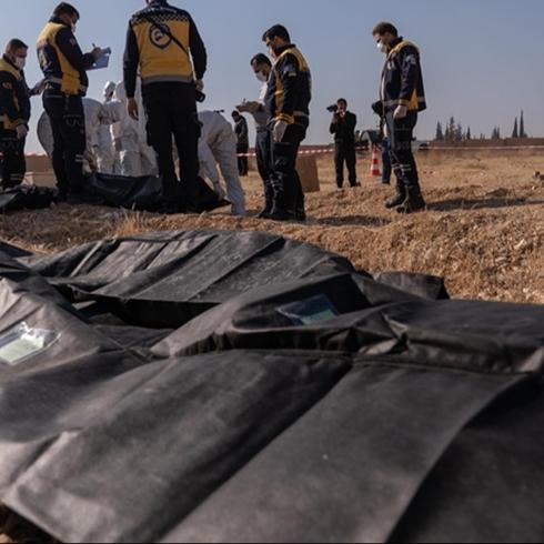 Suriye Humus'ta yeni toplu mezarlar bulundu