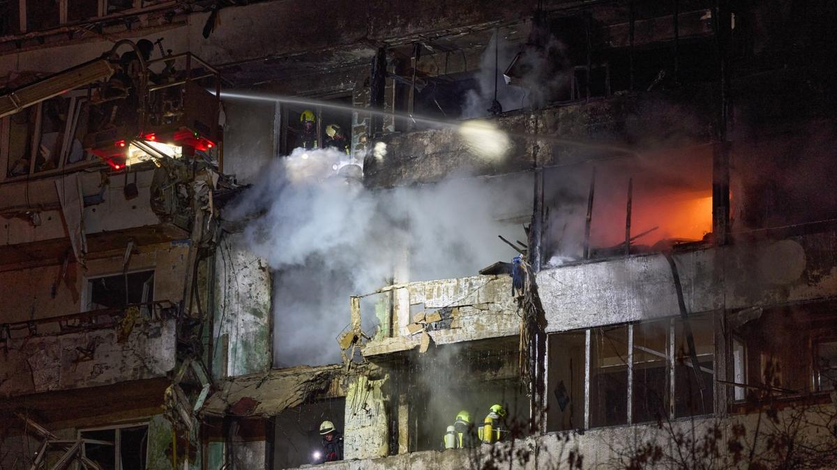 Ukrayna HA'larla saldrd: 3 l 16 yaral 