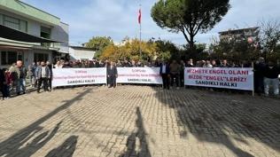 Mahalleli meydana indi