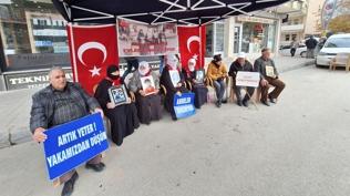 DEM Parti önünde evlat nöbeti: Terörsüz Türkiye sürecinden çok umutluyuz